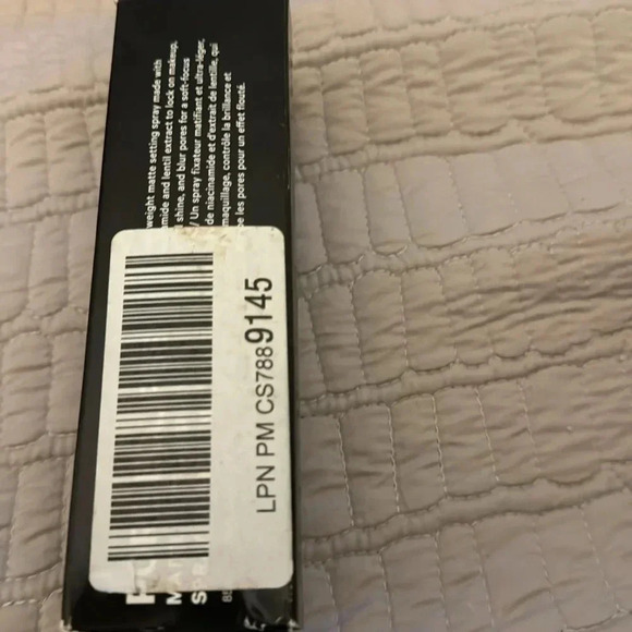 Milk Makeup Pore Eclipse Mattifying + Blurring Setting Spray 1.35 oz NIB - Picture 8 of 9